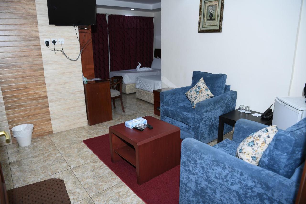 Continental Suite Farwaniya Kuwait City Bagian luar foto