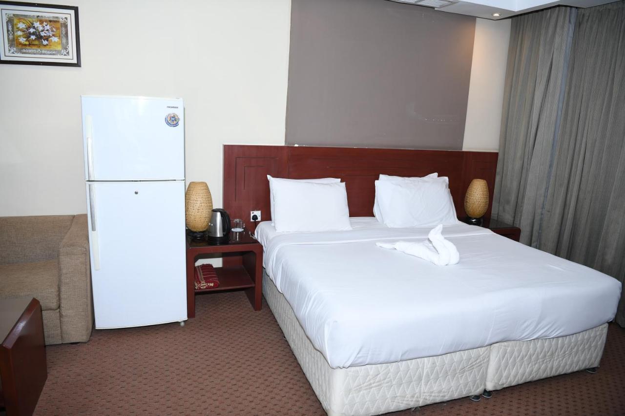 Continental Suite Farwaniya Kuwait City Bagian luar foto