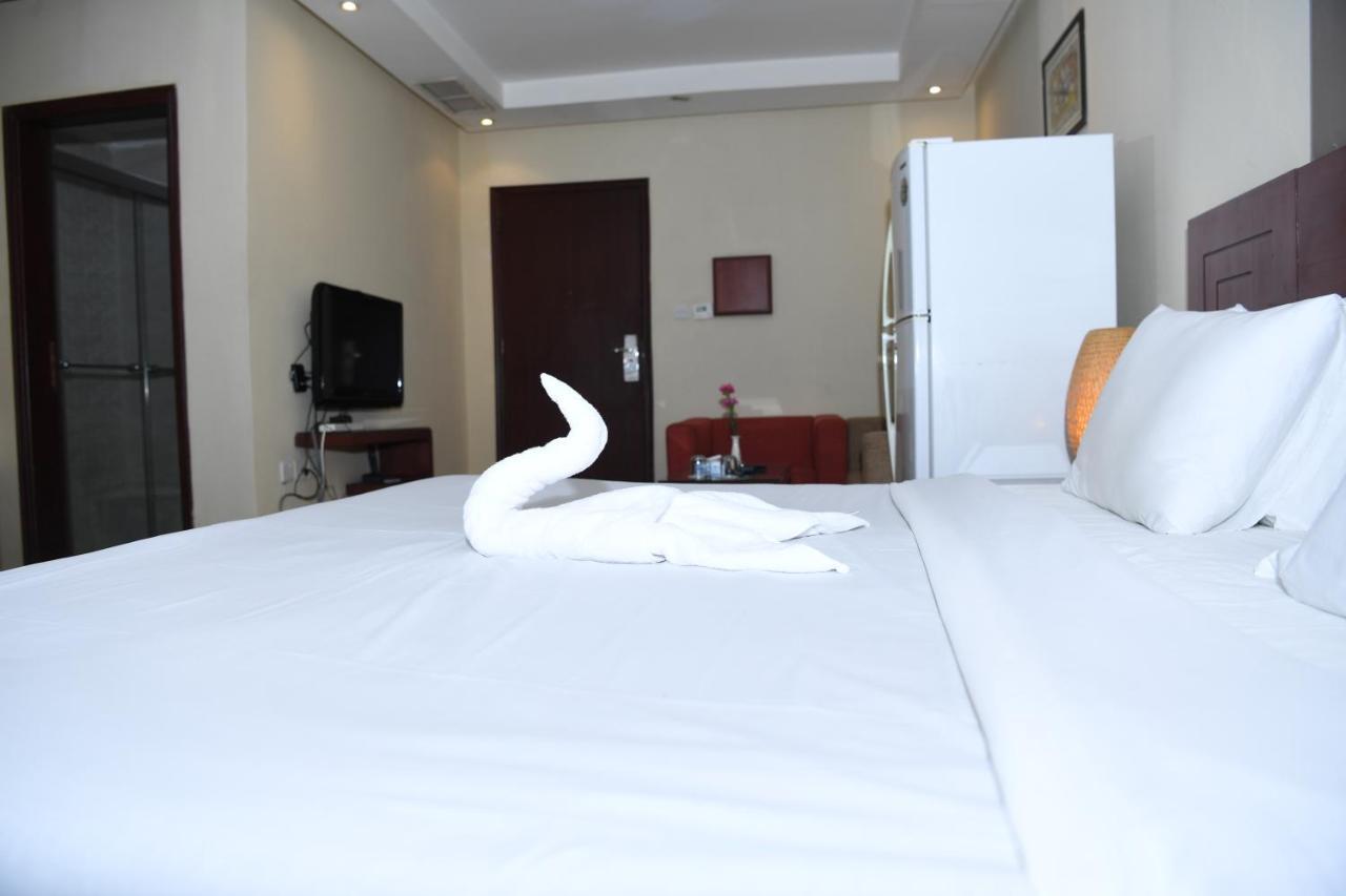 Continental Suite Farwaniya Kuwait City Bagian luar foto