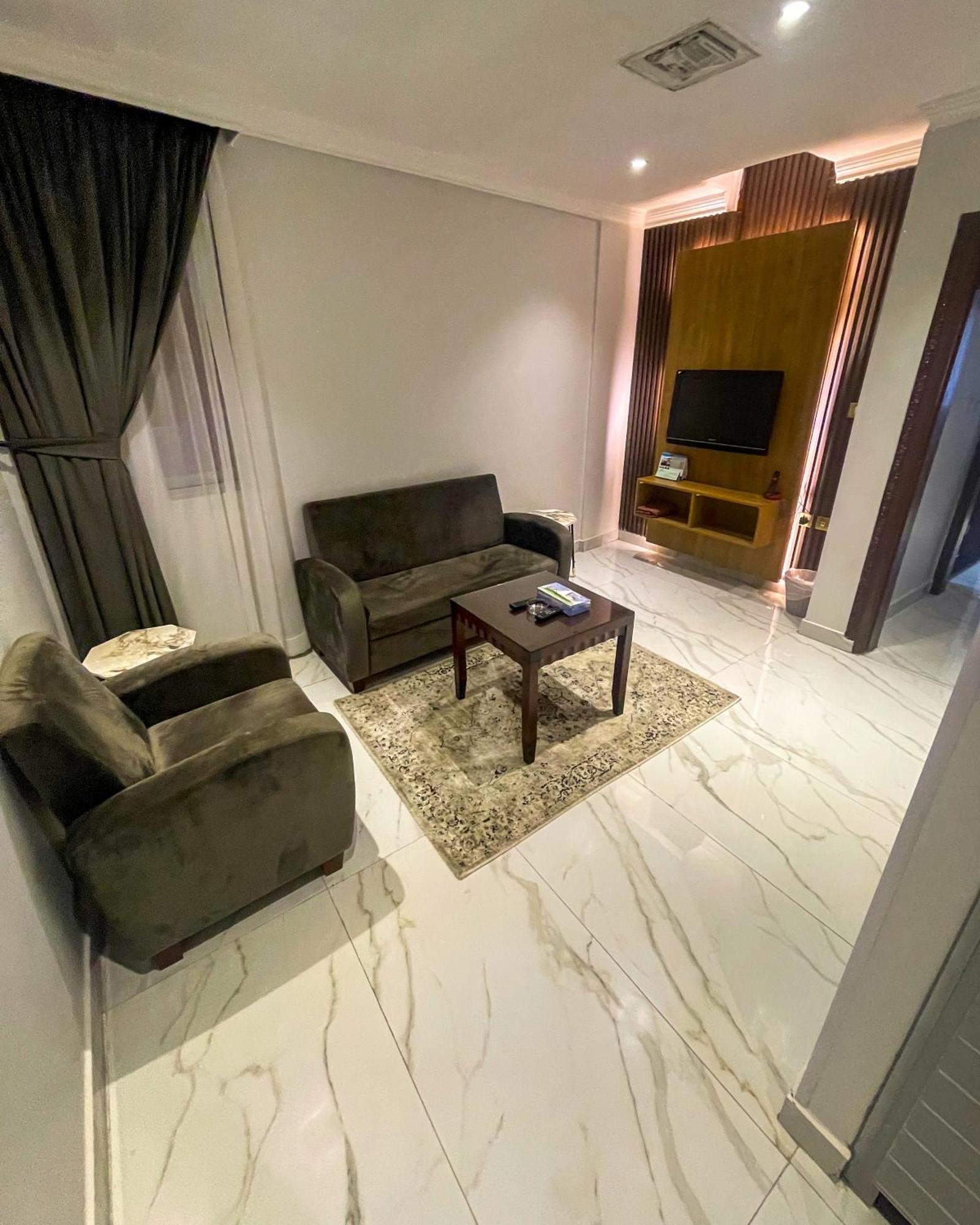 Continental Suite Farwaniya Kuwait City Bagian luar foto