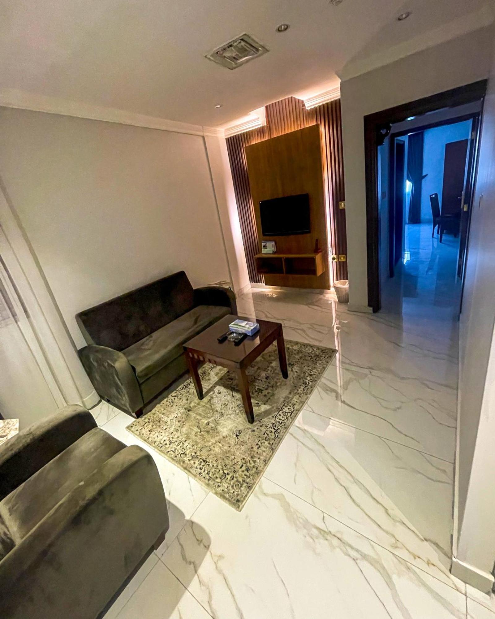 Continental Suite Farwaniya Kuwait City Bagian luar foto