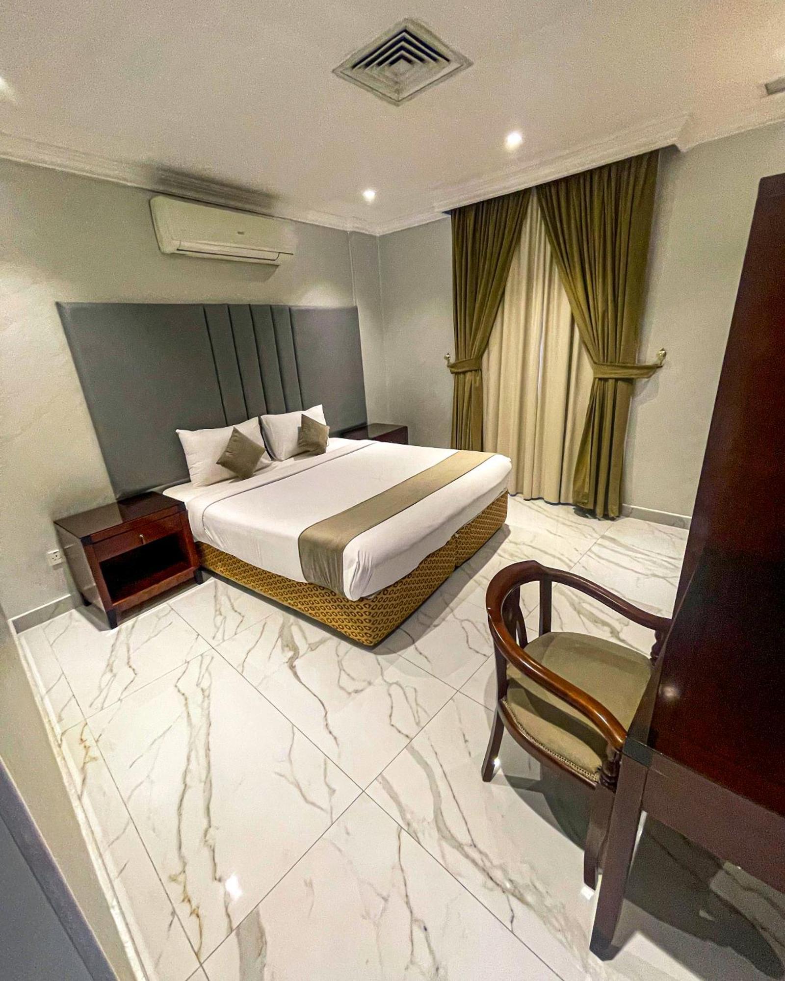 Continental Suite Farwaniya Kuwait City Bagian luar foto