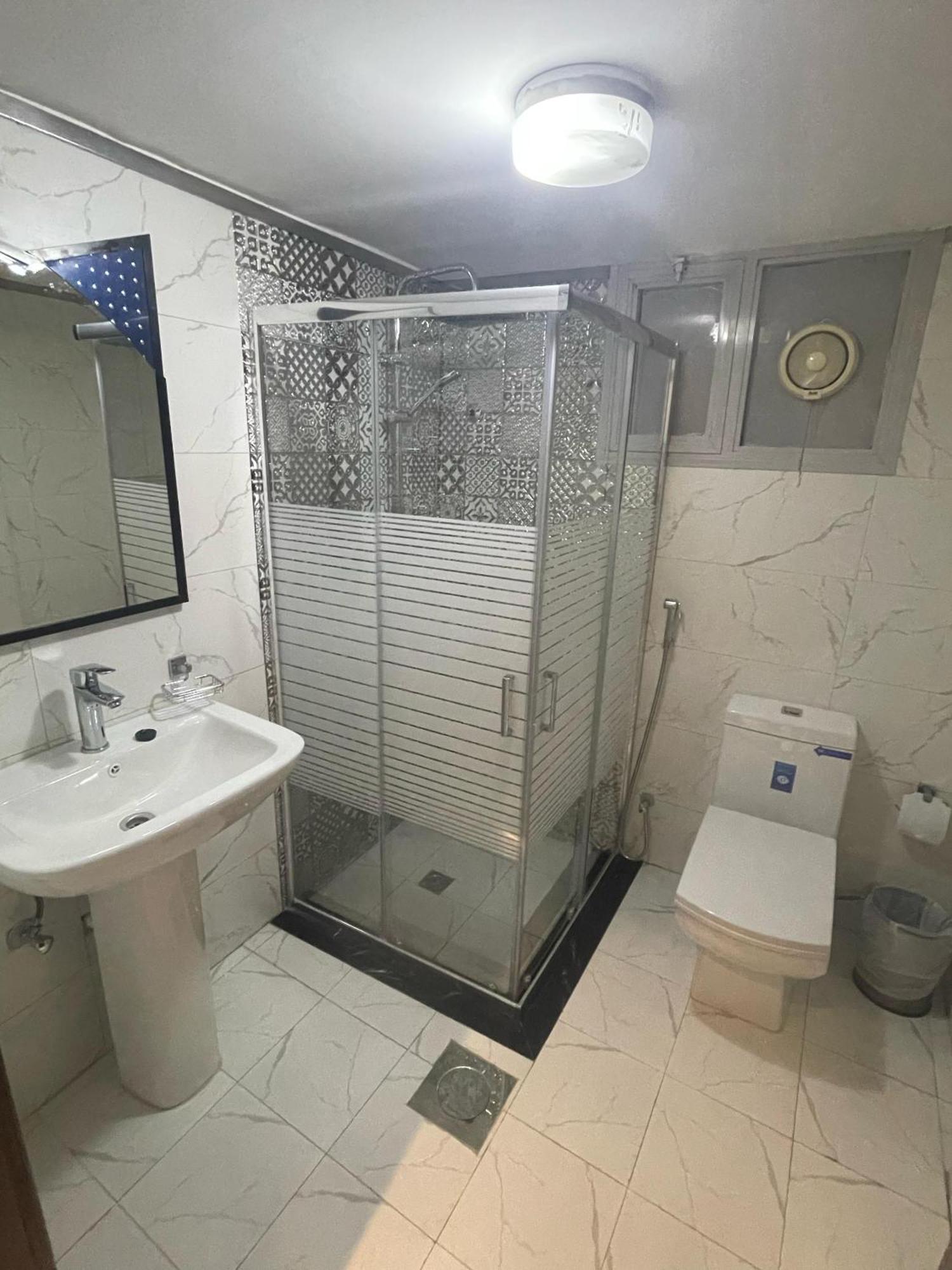 Continental Suite Farwaniya Kuwait City Bagian luar foto