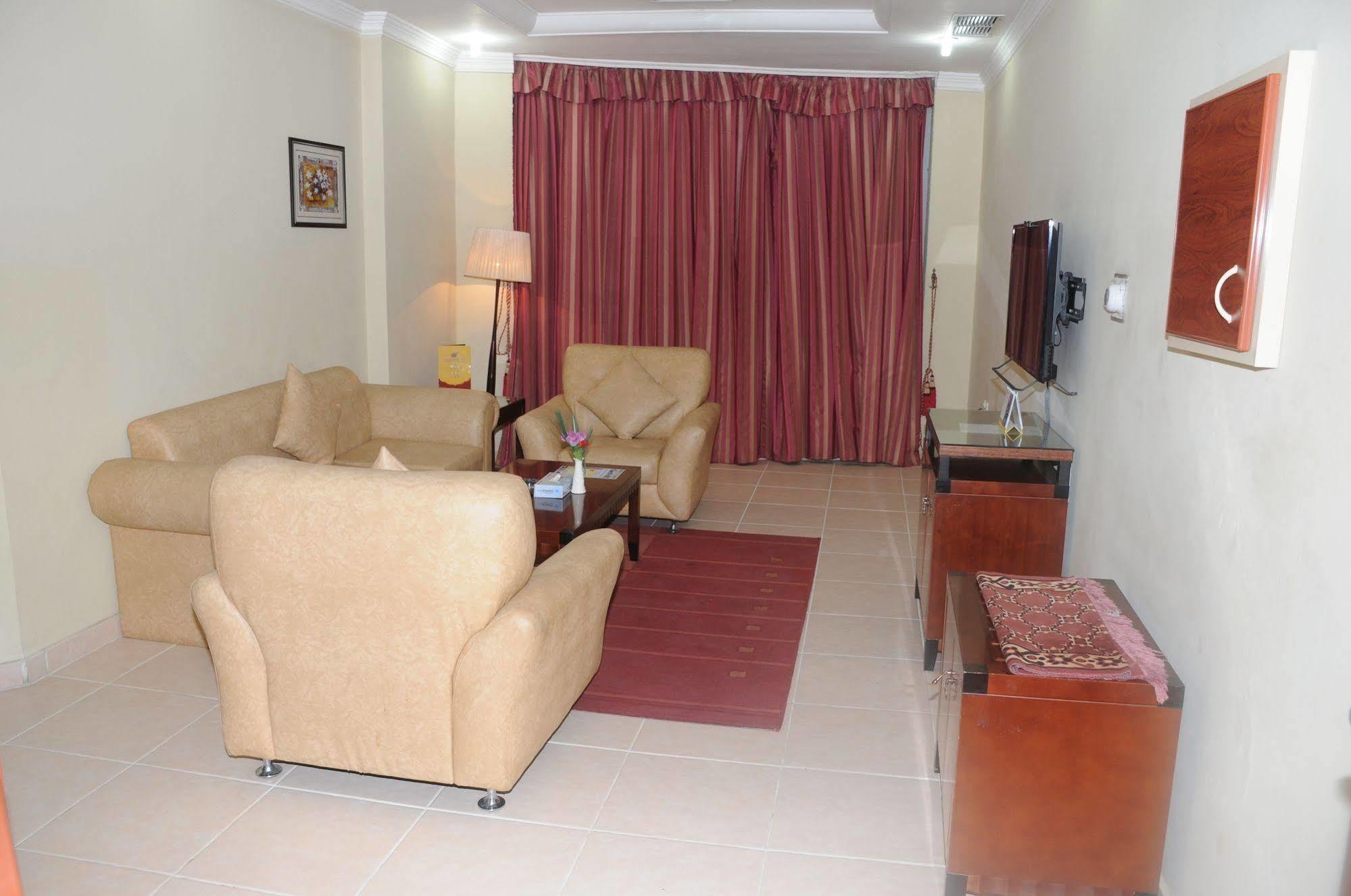 Continental Suite Farwaniya Kuwait City Bagian luar foto
