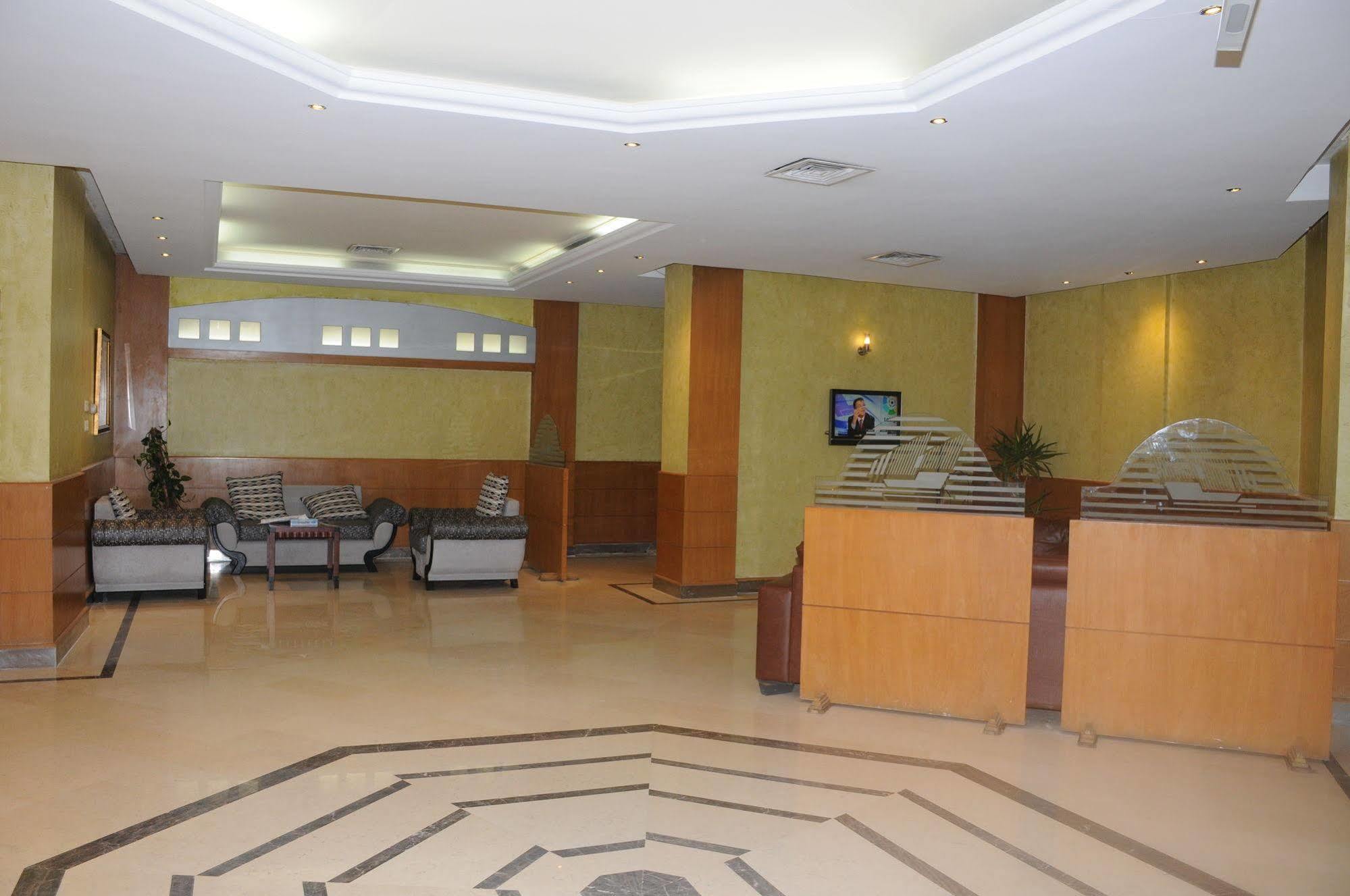 Continental Suite Farwaniya Kuwait City Bagian luar foto